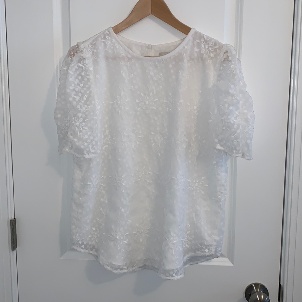 LOFT white clip dot and floral puff sleeve top M